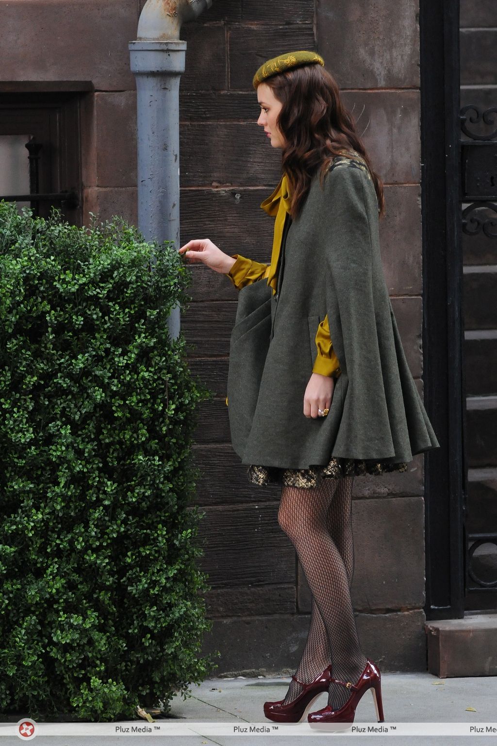 Celebrities on the set of 'Gossip Girl' filming on location | Picture 114493